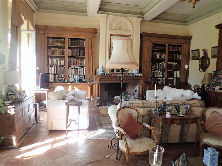 Image No.22-13 Bed Property for sale