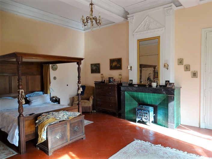 Image No.28-13 Bed Property for sale