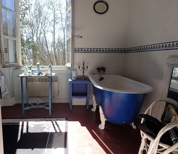 Image No.33-13 Bed Property for sale