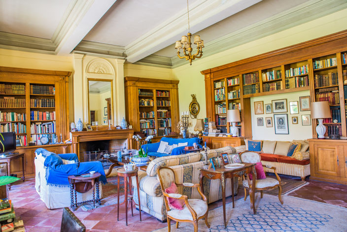 Image No.9-13 Bed Property for sale