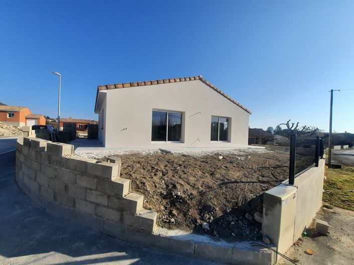 Image No.2-3 Bed Property for sale