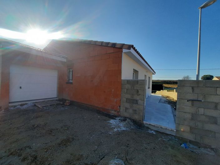 Image No.3-3 Bed Property for sale