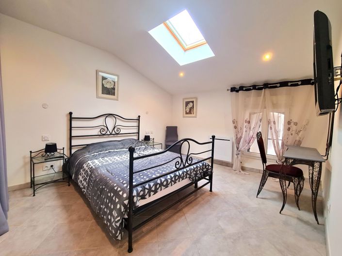 Image No.16-5 Bed House for sale