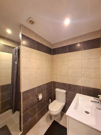 Image No.20-5 Bed House for sale