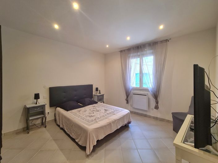 Image No.21-5 Bed House for sale