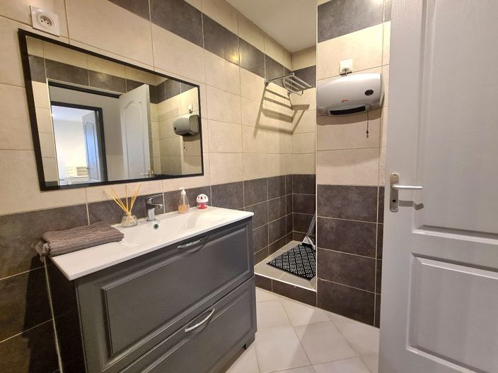 Image No.22-5 Bed House for sale