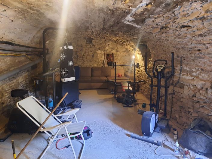 Image No.18-2 Bed House for sale