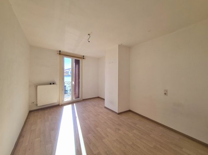 Image No.11-5 Bed House for sale