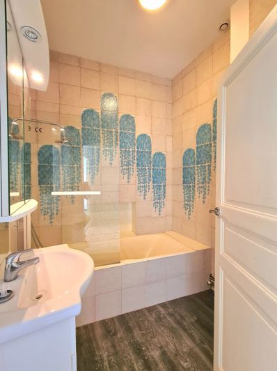 Image No.18-5 Bed House for sale