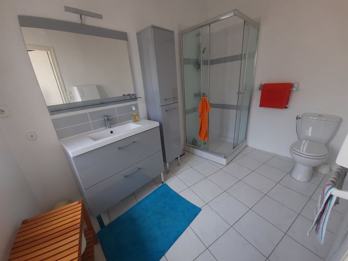 Image No.10-3 Bed House for sale