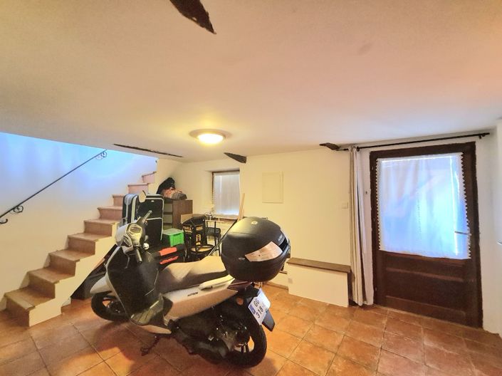 Image No.12-3 Bed House for sale