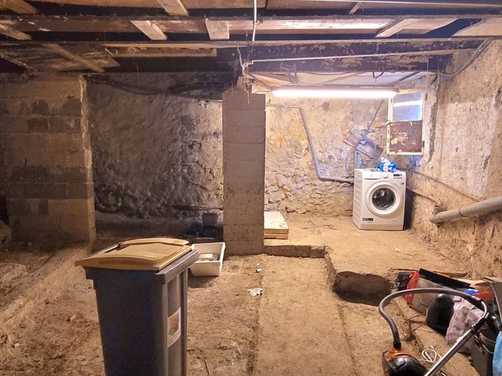 Image No.13-2 Bed House for sale