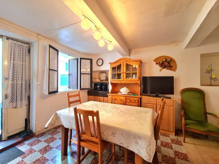 Image No.6-4 Bed House for sale