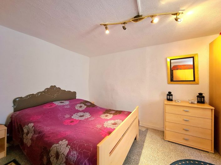 Image No.10-4 Bed House for sale