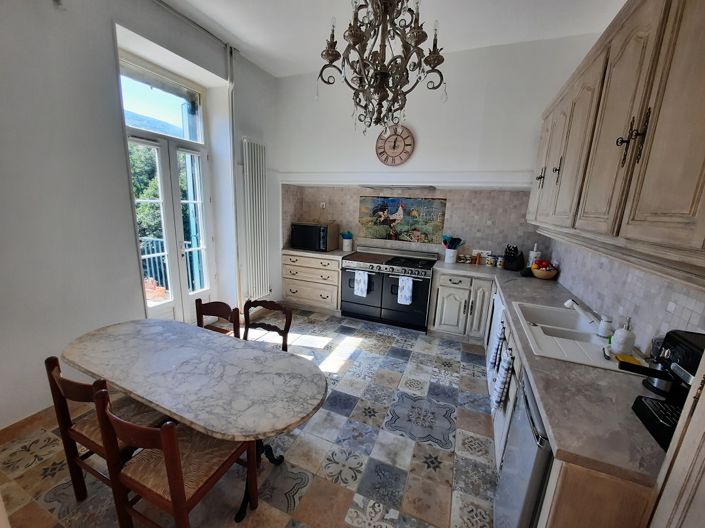 Image No.12-5 Bed Property for sale