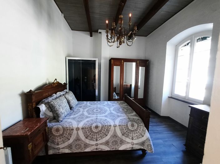 Image No.14-5 Bed Property for sale