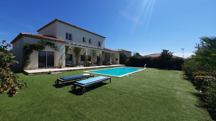 Image No.1-5 Bed Property for sale