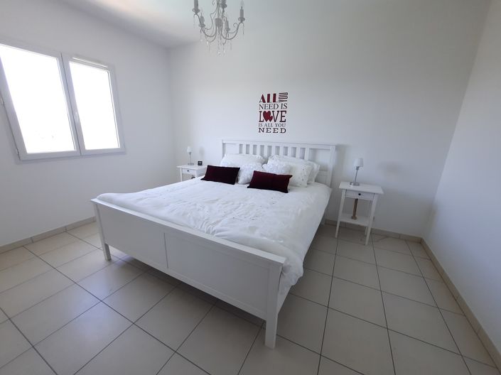 Image No.12-5 Bed Property for sale