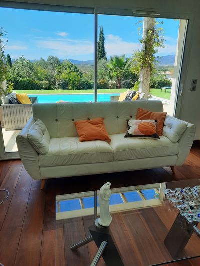 Image No.8-5 Bed Property for sale