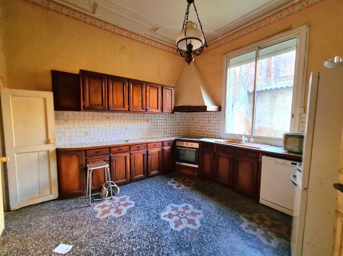 Image No.8-7 Bed House for sale