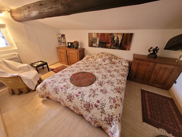 Image No.12-5 Bed Property for sale