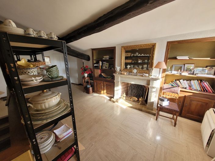 Image No.19-5 Bed Property for sale