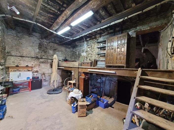 Image No.25-5 Bed Property for sale