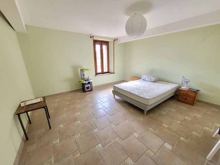 Image No.15-3 Bed House for sale