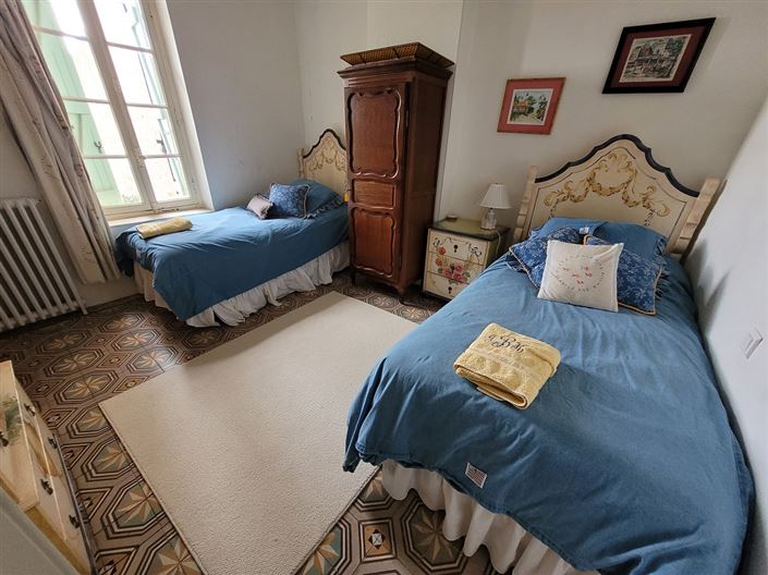 Image No.10-4 Bed House for sale