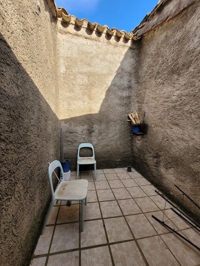 Image No.11-3 Bed House for sale