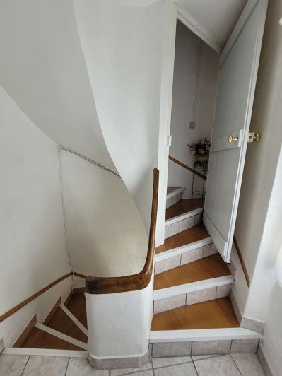 Image No.9-2 Bed House for sale