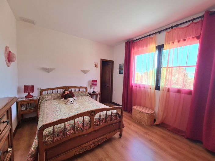 Image No.21-4 Bed Property for sale