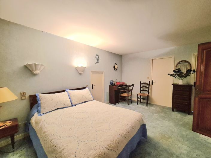 Image No.24-4 Bed Property for sale