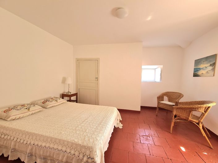 Image No.18-4 Bed House for sale