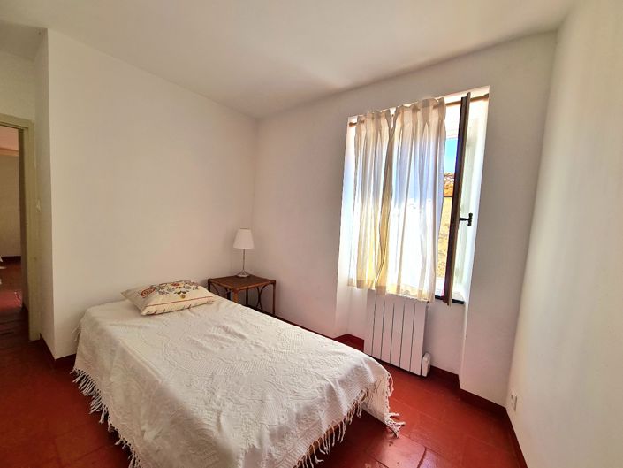 Image No.19-4 Bed House for sale