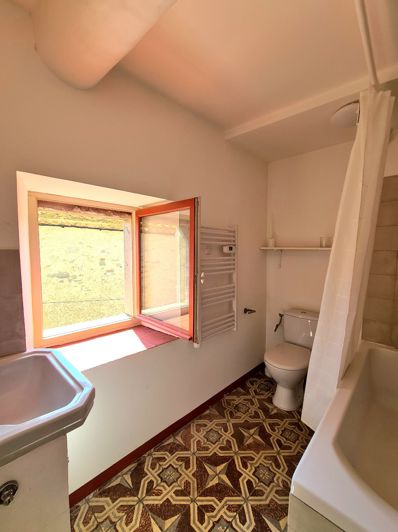 Image No.20-4 Bed House for sale