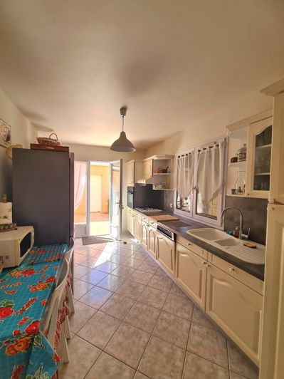 Image No.19-7 Bed Property for sale