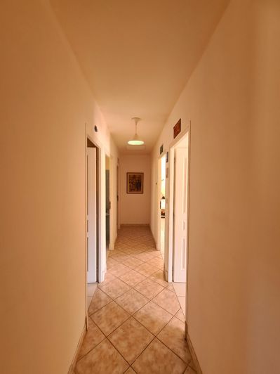 Image No.17-7 Bed Property for sale