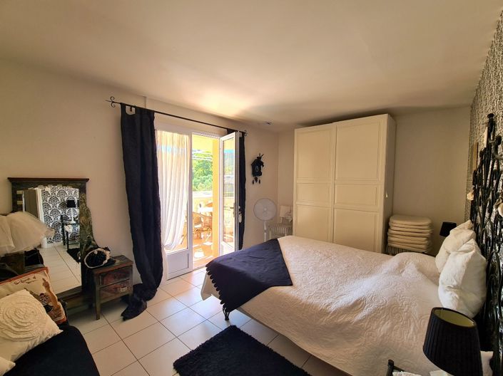 Image No.18-7 Bed Property for sale