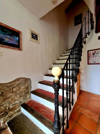 Image No.7-5 Bed House for sale