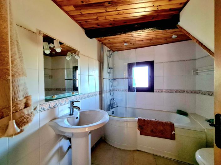 Image No.16-3 Bed House for sale