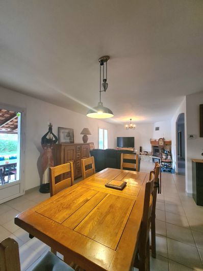 Image No.9-4 Bed Property for sale