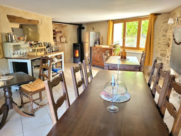 Image No.9-8 Bed House for sale