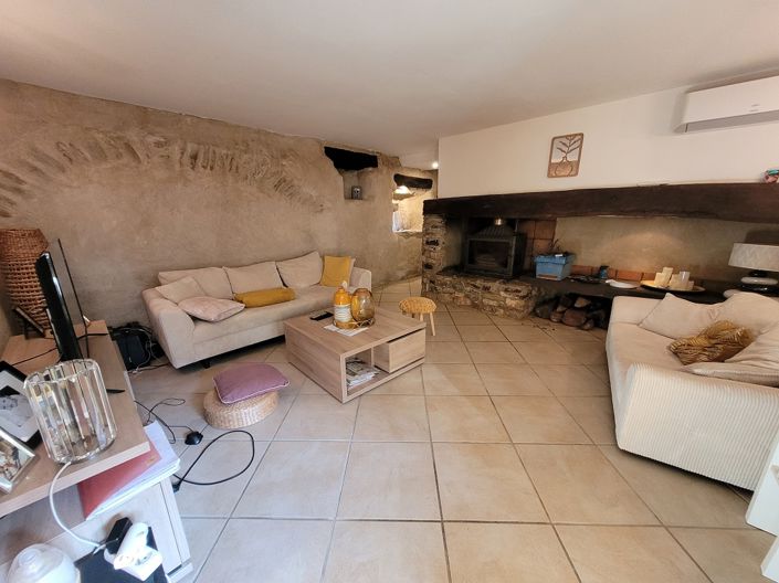 Image No.8-8 Bed House for sale