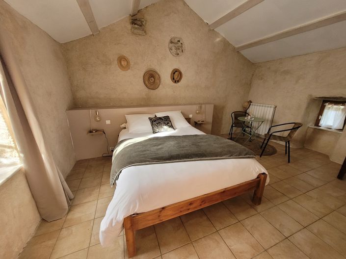 Image No.18-8 Bed House for sale