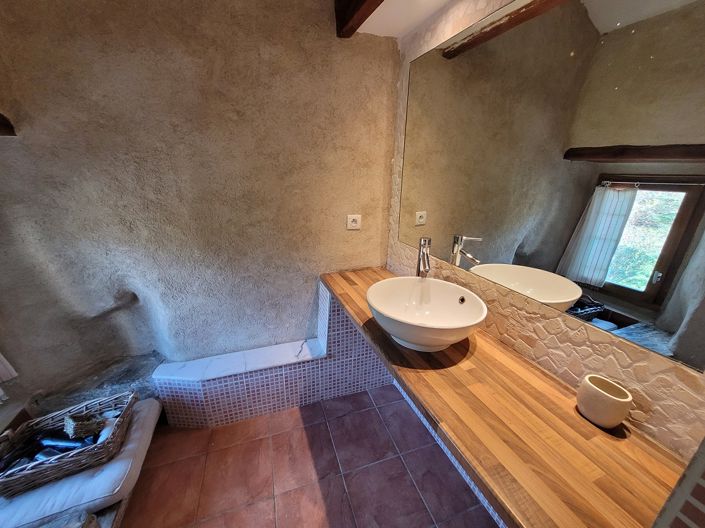 Image No.21-8 Bed House for sale