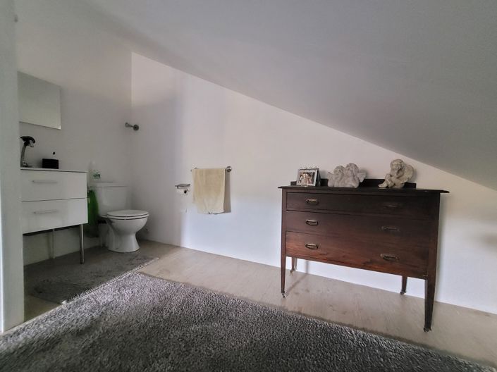 Image No.27-8 Bed House for sale