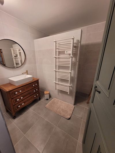 Image No.10-3 Bed Commercial for sale