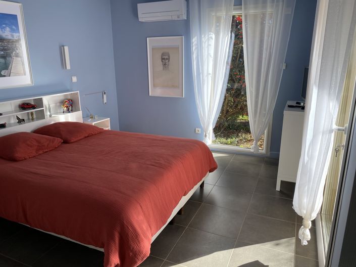 Image No.17-5 Bed Property for sale