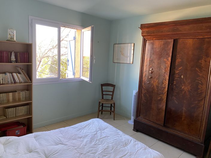 Image No.20-5 Bed Property for sale